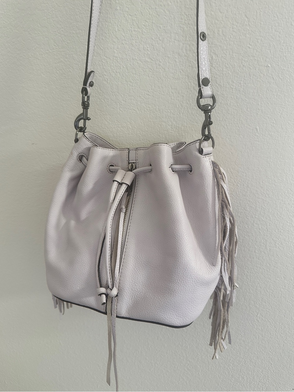Rebecca Minkoff Fringe Bucket Bag – Pale Gray Leather